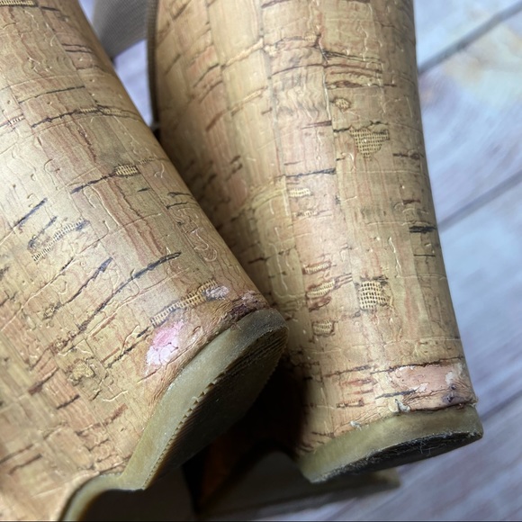 CL by Laundry tan wedge elastic band heels 10 - Picture 10 of 11